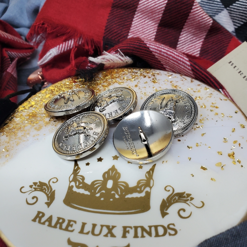 BURBERRY BUTTONS - Picture 9 of 16